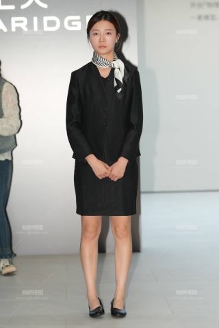 工装礼仪看起来很稚嫩42P