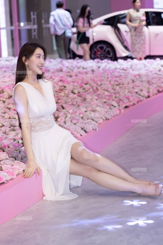 LB021-30P 成都车展之仙气飘飘的美腿美女