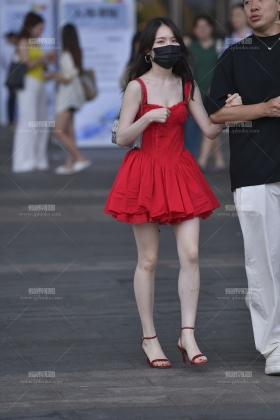 吊带红裙 250531-52