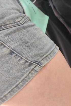 肥美牛仔美腿女人、美肩纹身名流女子6dxnzdmtt