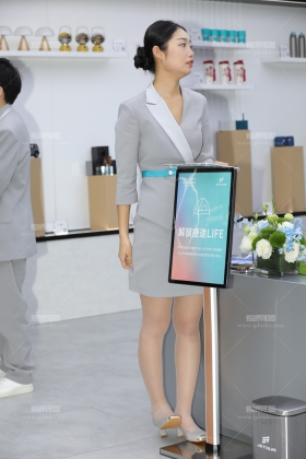 25上海车展紧身制服肉si高跟礼仪小姐姐