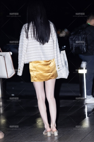 LB205-176P 杭州台球展-网红车模李依恩（天线宝宝）下班篇