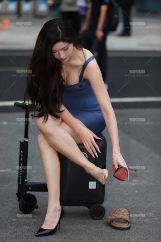 电动行李箱上的网红叶濛雨【套图➕视频】