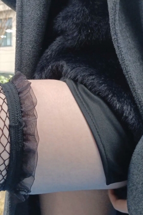 妹子自扯黑丝网袜mzzc002