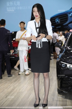 奔驰眼镜制服黑丝高跟主播轻熟韵味【套图✚视频】