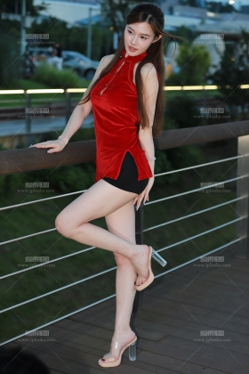 美腿佳人网红-177美月【套图➕单反视频】