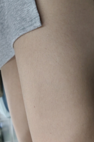 肉长直大白腿的丰满美妹子8fmmz124325