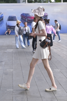 白色连衣裙 250601-39