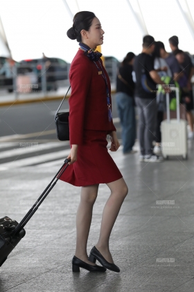 偶遇国航机组空姐们气质韵味灰si质感太顶了