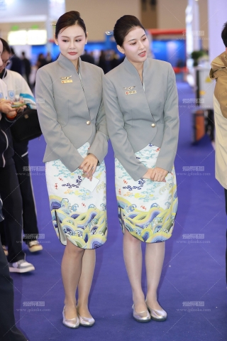 两位海航空姐工作中【套图➕视频】