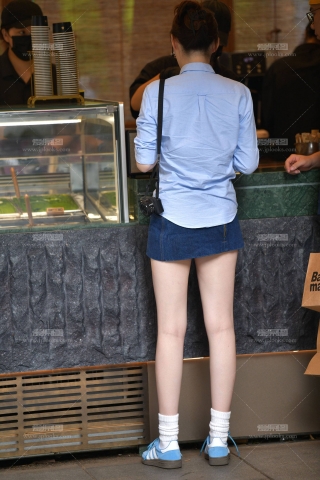 牛仔裙美女 250904-55