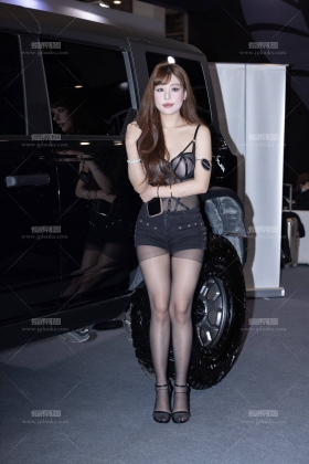 250328-38=43 纯欲性感连体内衣搭配黑丝美腿