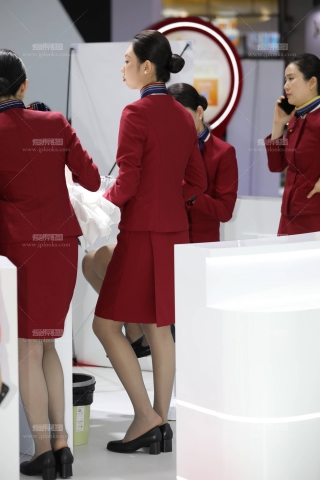 25压轴空乘展会国航空姐高挑灰丝露脚跟歇歇