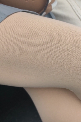 妹子白丝绑腿袜白肉丝袜美腿2bzmnbwbg