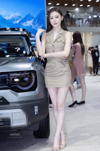 8.30 成都车展-顶级敏敏高跟凉鞋玉腿站车【套图+视频】