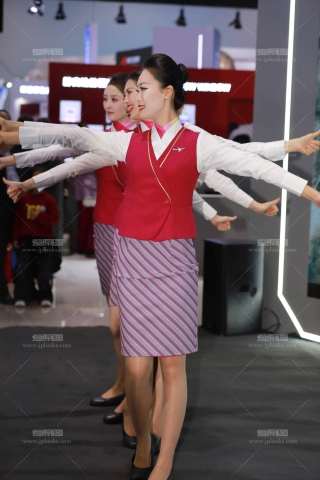 什么姿势都美的南航空姐
