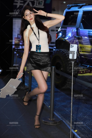 178黑丝网红小姐姐直播