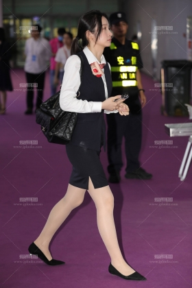 某银行职员肉丝美腿身材很赞