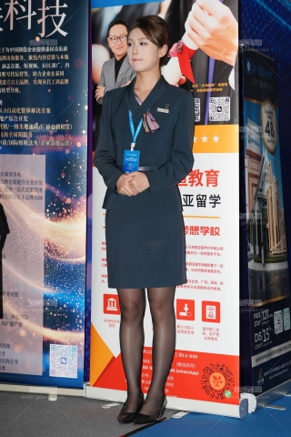 礼仪都是站岗的吗40P