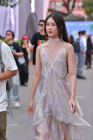 深V吊带裙 250911-66