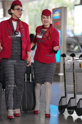 越南篇-俄航空姐制服灰丝第八季60P