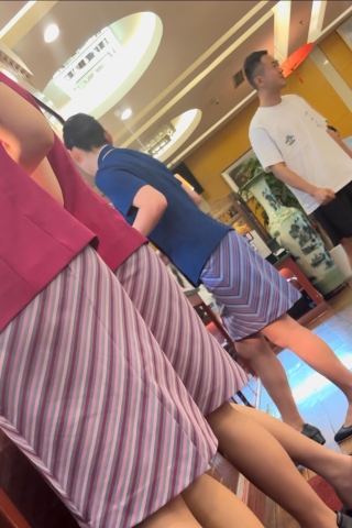 吃饭巧遇南航空姊肉丝高跟美腿