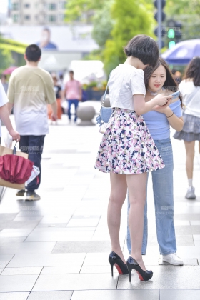 花裙高跟鞋 50618-44