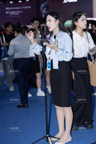 LB309-76P 成都车展-极品肉丝美腿高颜值女主播