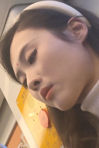 高颜值美女的站姿白丝+皮裙肉腿妹子7yzggnsd