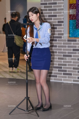 蓝色短裙黑丝 251124-70