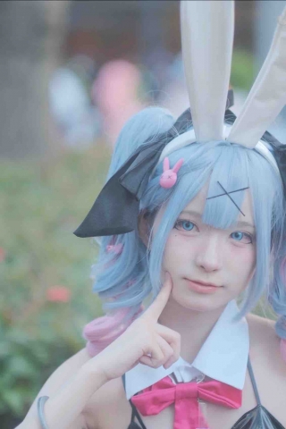 马路上的兔女郎cos