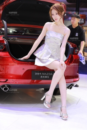 少妇发型大长腿车模【套图➕单反视频】