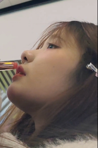 涂口红的长靴肉腿嫩妹子3khmnqjpd