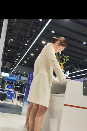 4K视频天气热礼仪超薄肉丝高跟脱鞋歇歇震撼