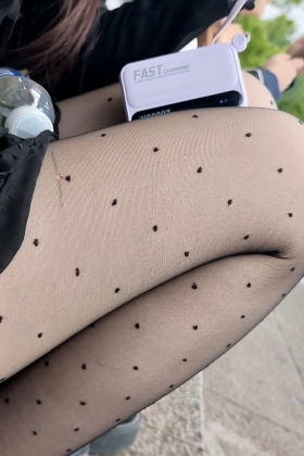 斑点黑丝纱裙美臀美腿漂亮女子8nzdsdbdh