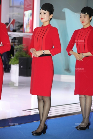 川航空姐黑丝大红制服热情似火