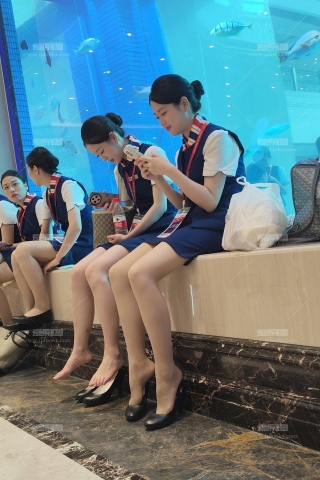 4K视频酒店美腿肉丝全程挑鞋脱鞋玩鞋刺ji