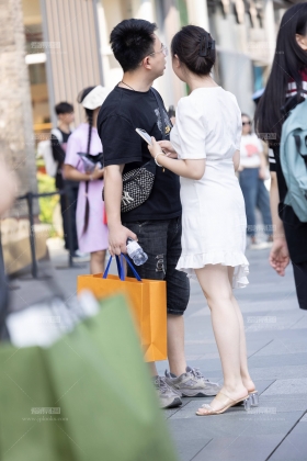 230701-5=21 可遇不可求的白皙美腿