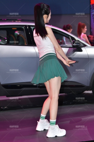 绿色百褶裙 251124-89