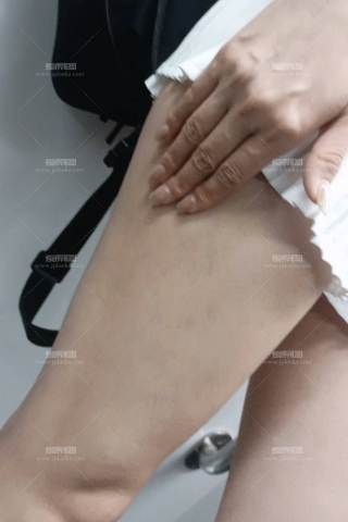 内心寂寞知性短裙美女自摸自扣白皙大长腿2zxdqmn