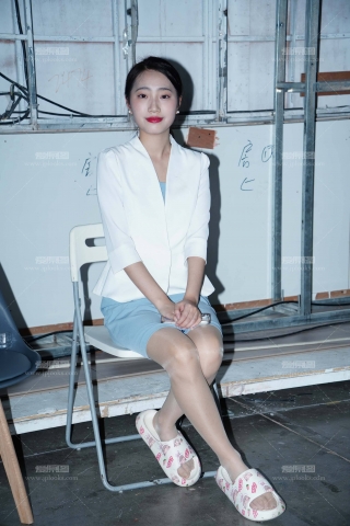 （礼仪篇）2024年4月某车展拍到的所有丝袜图集