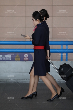 准备登机的东航机组空姐们棕色si袜制服端庄大气美